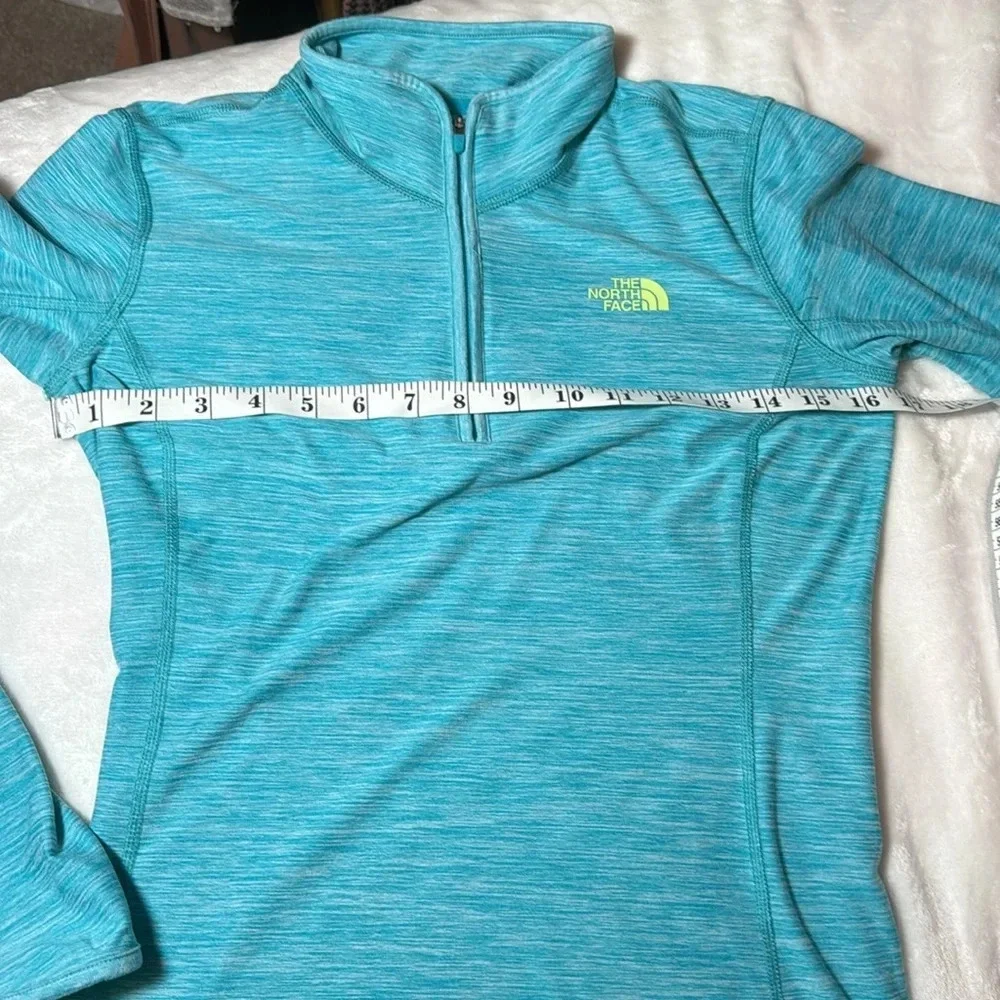 The North Face Lightweight Athletic Quarter Zip - Picture 6 of 13